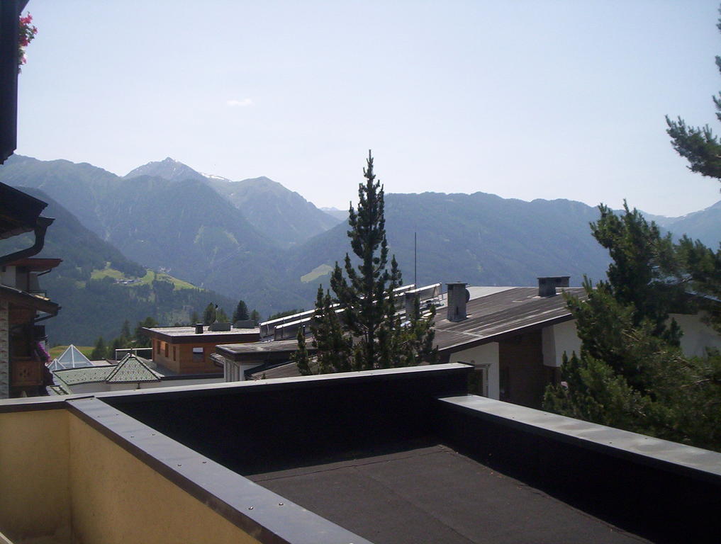 Hotel Garni Alpenruh-Micheluzzi Serfaus Bagian luar foto