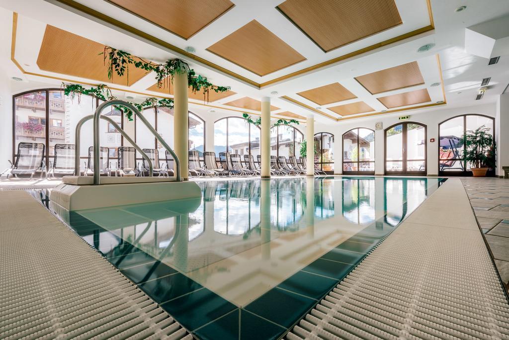 Hotel Garni Alpenruh-Micheluzzi Serfaus Bagian luar foto