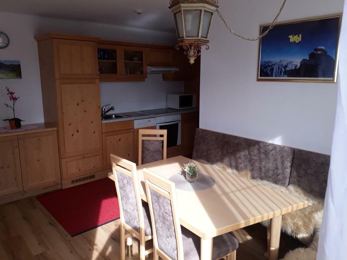 Hotel Garni Alpenruh-Micheluzzi Serfaus Bagian luar foto